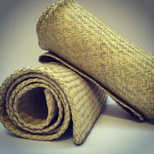 Handwoven Organic Petate Tule Rush Straw Rug/floor bed/bedroll mat 3.5'x6'